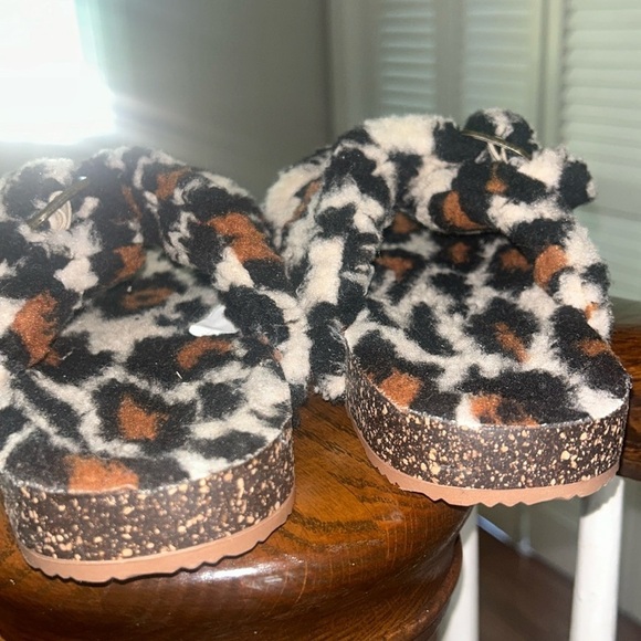 Fizzy slides in a size 9 in women new without tag - Picture 3 of 7